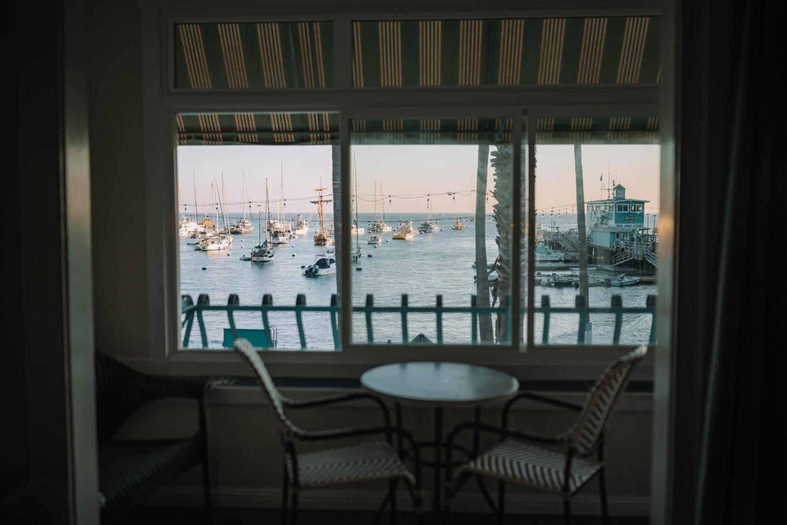 ホテル The Edgewater アバロン エクステリア 写真